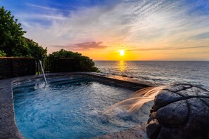 Pool - Hale Kope Kai: Ocean View Cliffside Home w/ Private Pool, Lanai and Jacuzzi Tub (Kailua-Kona)