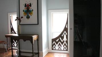 Design Suite | Individually decorated, iron/ironing board, free WiFi