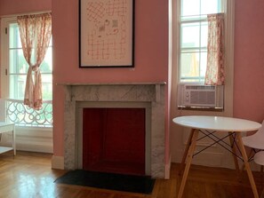 Romantic Double Room | Individually decorated, iron/ironing board, free WiFi - The Wedding Cake House (Providence)