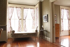 Deluxe Room | Individually decorated, iron/ironing board, free WiFi