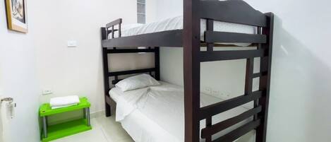 2 bedrooms, Internet, bed sheets