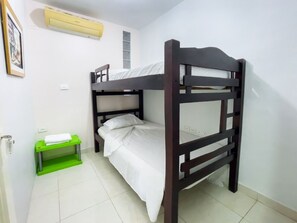2 chambres, accès Internet, draps fournis