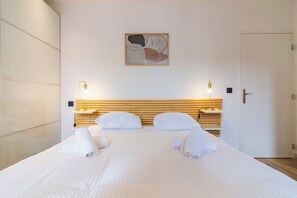 2 bedrooms, desk, iron/ironing board, free WiFi