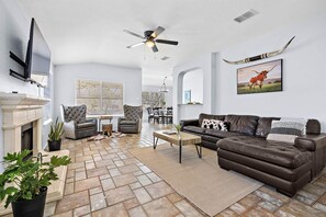 TV connectée, table de tennis de table