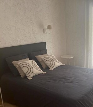 1 sovrum och strykjärn/strykbräda