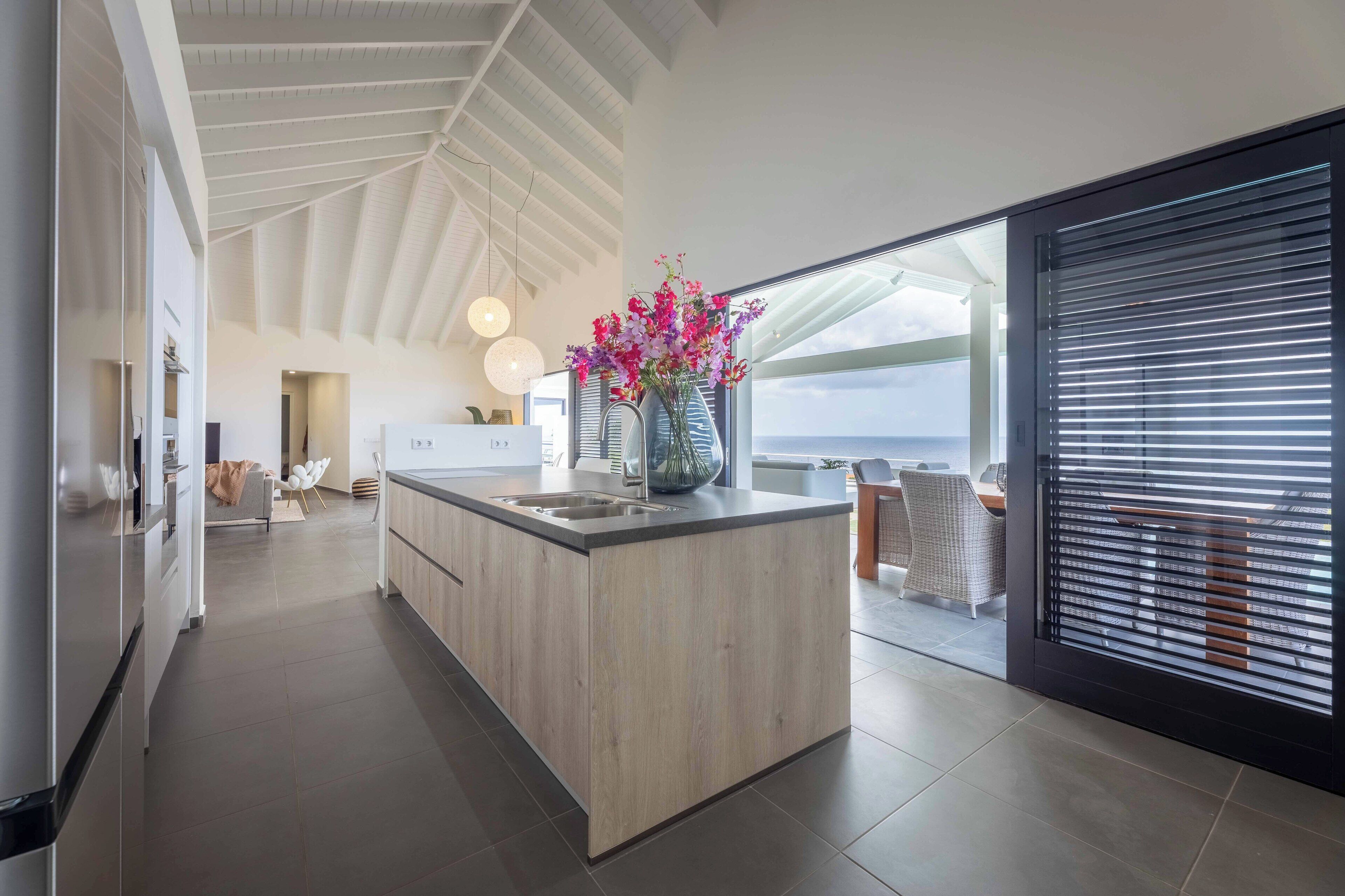 Exclusive-huvila, 4 makuuhuonetta, yksityinen uima-allas, valtamerinäköala | Yksityinen keittiö | Täysikokoinen jääkaappi, uuni, liesi, astianpesukone