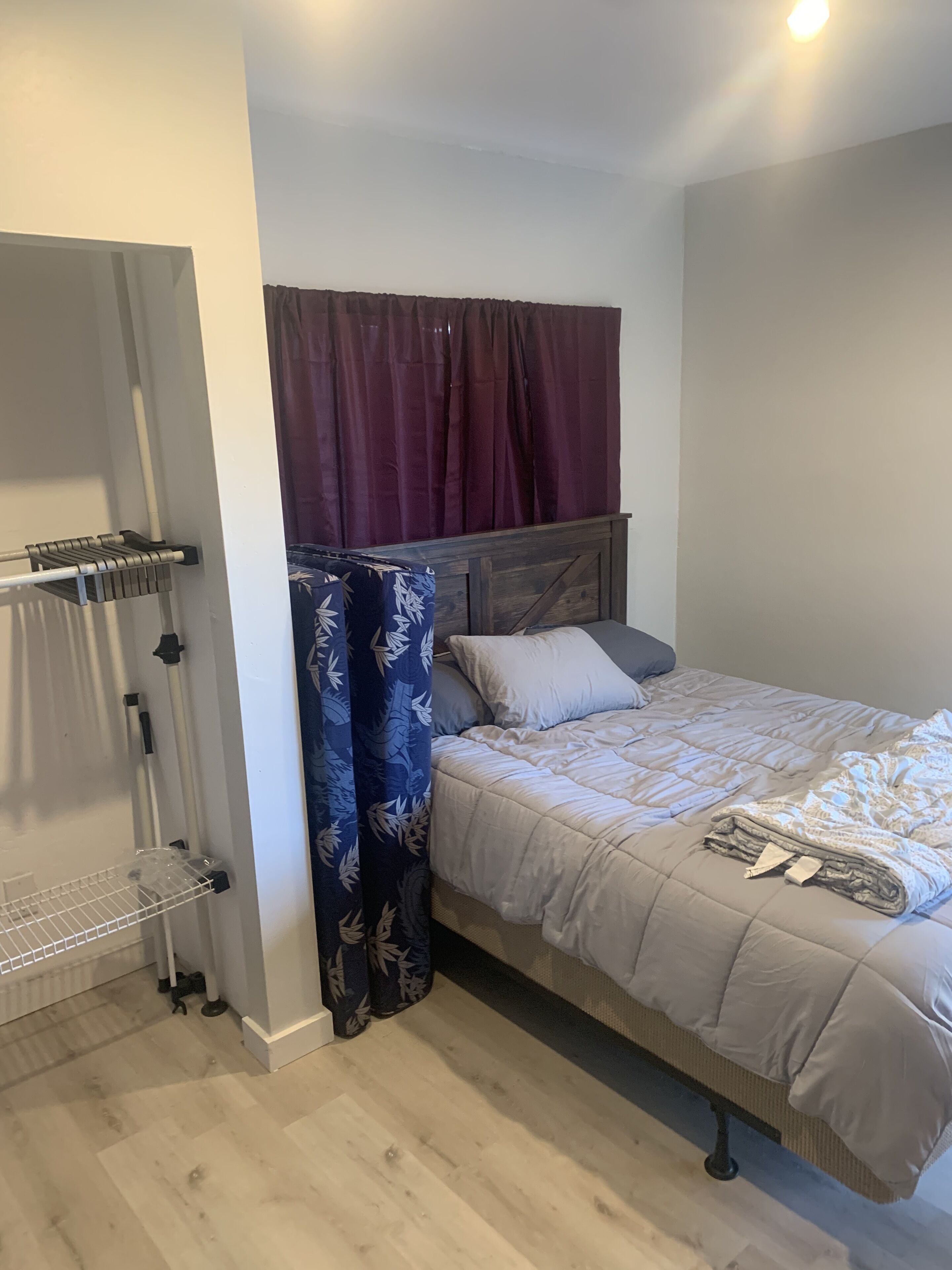 Peaceful Stay, New Re-Model, Quiet. 15 min from downtown.