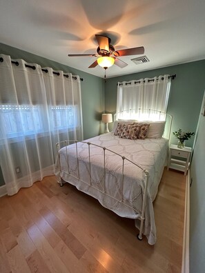 3 sovrum, strykjärn/strykbräda, gratis wi-fi och sängkläder