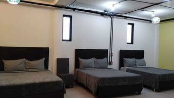 Familien-Dreibettzimmer | Bügeleisen/Bügelbrett, Bettwäsche
