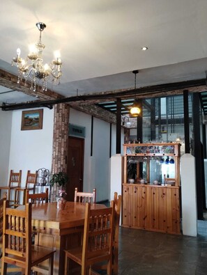 Snack bar