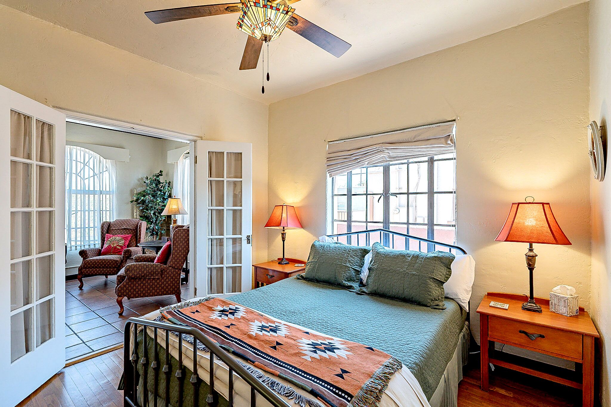 3 bedrooms, memory-foam beds, desk, laptop workspace