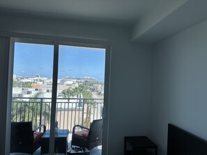 Interior - Amazing updated apartment in hotspot las olas walking distance to everything! (Fort Lauderdale)