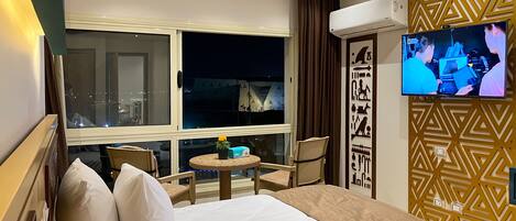 In-room safe, desk, blackout drapes, soundproofing