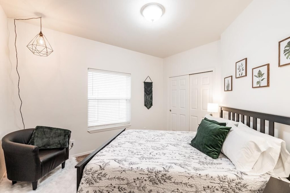 Spacious Cheerful Townhouse With Indoor Fireplace Twin Falls Vrbo