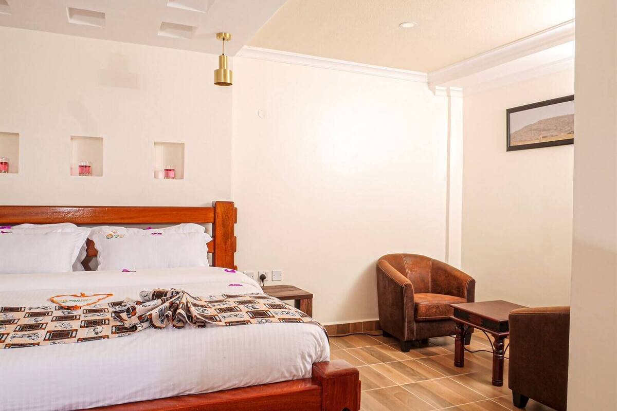 Deluxe Single Room | In-room safe, individually furnished, desk, laptop workspace