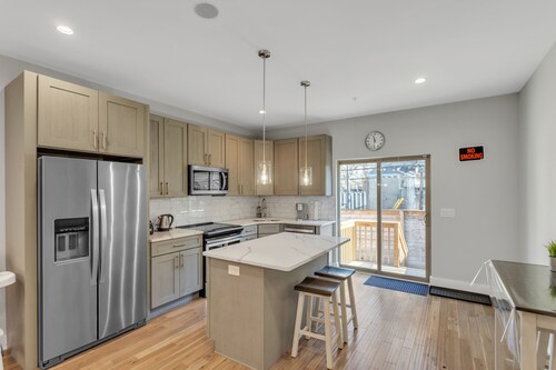 LARGE and In Charge - 6 Bedroom stunner in University City - Philadelphia by RedAwning