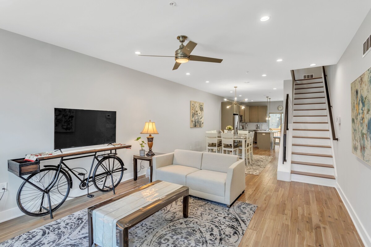 LARGE and In Charge - 6 Bedroom stunner in University City - Philadelphia by RedAwning