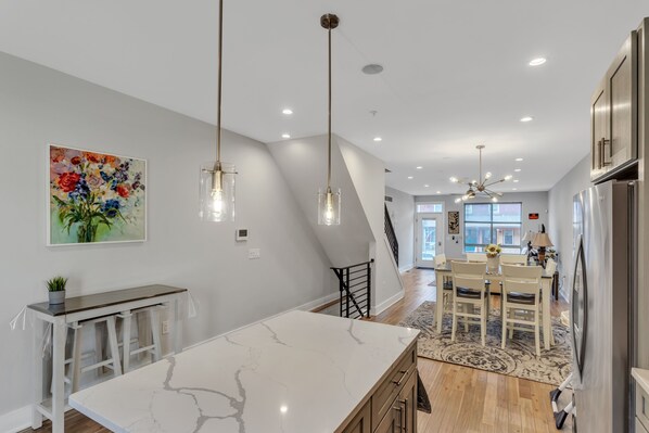 Interior - LARGE and In Charge - 6 Bedroom stunner in University City - Philadelphia by RedAwning (Philadelphia)