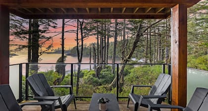 Ocean Views from 2 Decks! Beachfront ⎮ Amphitrite