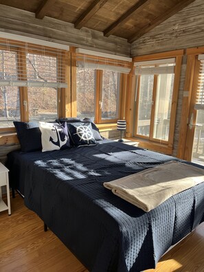 5 bedrooms, WiFi, bed sheets