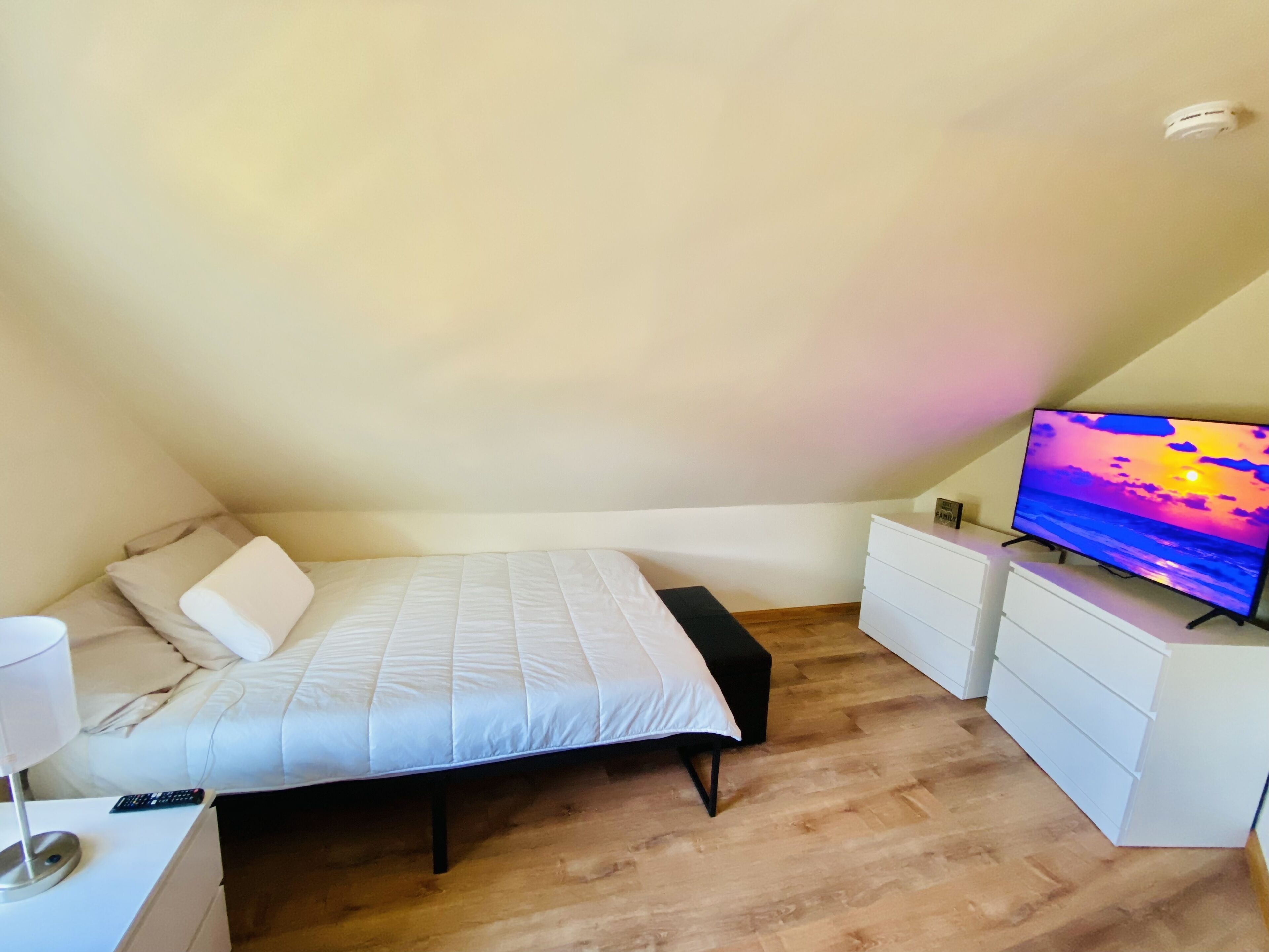 1 chambre, bureau, fer et planche à repasser, Wi-Fi