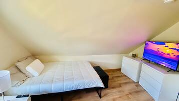 1 chambre, bureau, fer et planche à repasser, Wi-Fi