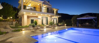 Private, luxurius, serene, pool, seaviews, family/pet friendly