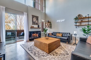 Smart TV, fireplace, computer monitors