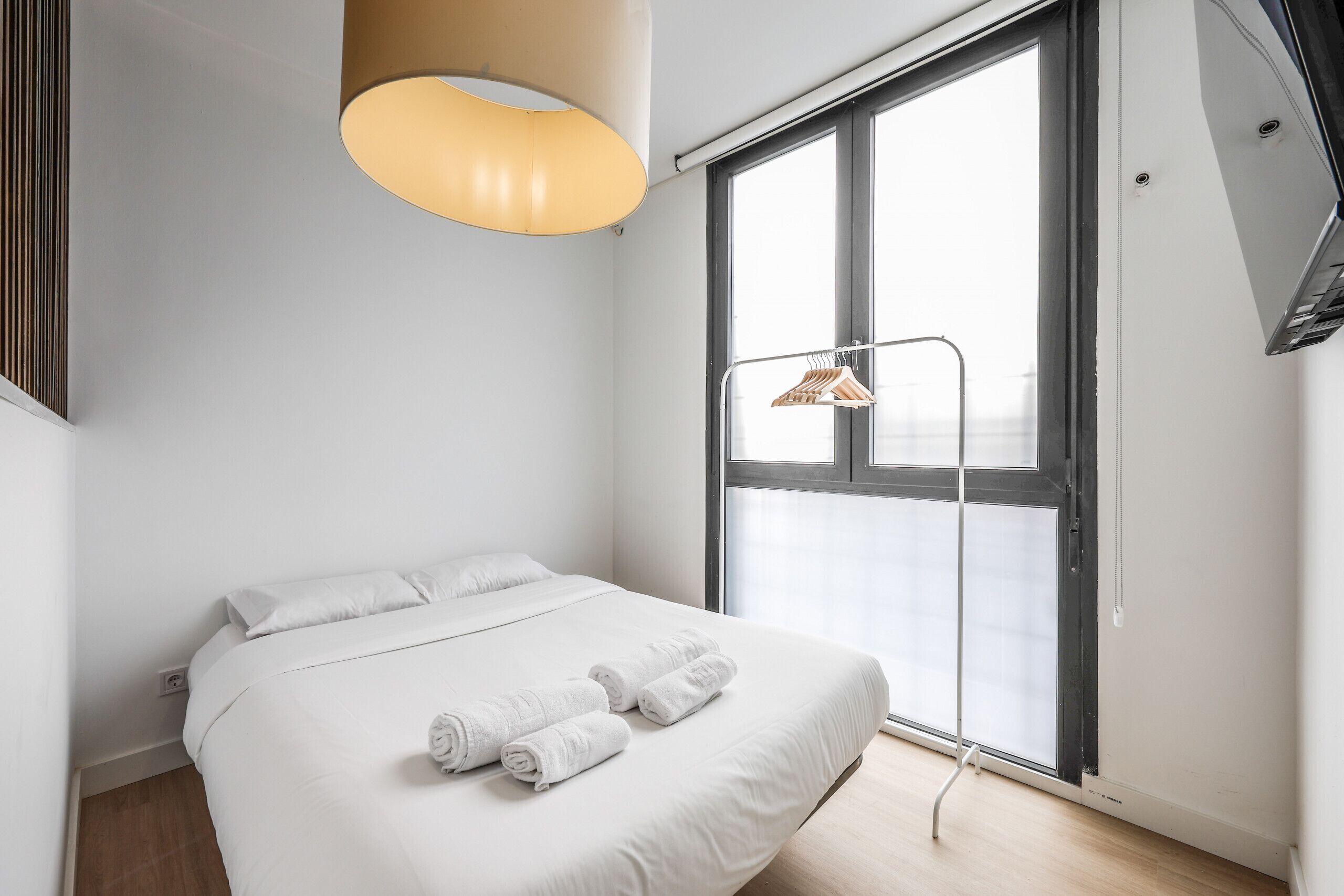 Iron/ironing board, free WiFi, bed sheets