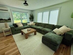 TV - The Cherry Hill House (Cedar)