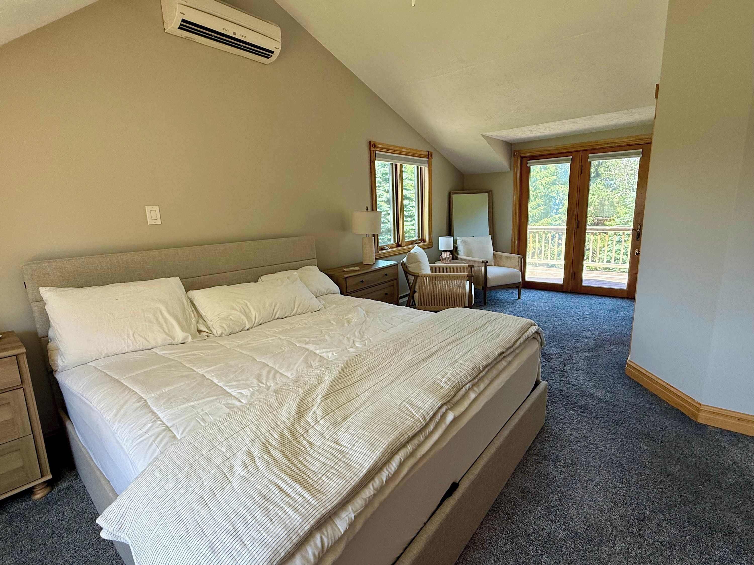 4 bedrooms, WiFi, bed sheets