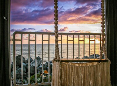 Claje Sunset! Beachfront condo at Victoria del Mar 1E