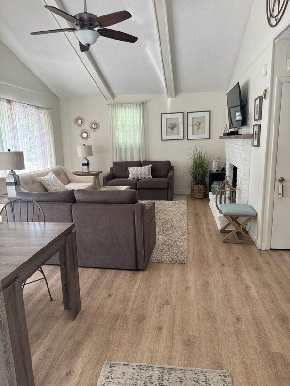 Téléviseur connecté, foyer