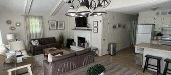 Cozy Bonnet Beach House- quick walk to the beach!
