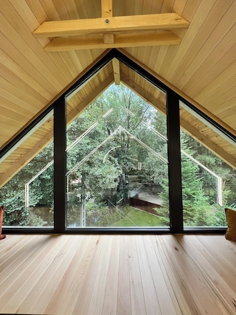 Junior Loft | 1 bedroom, hypo-allergenic bedding, desk, free WiFi