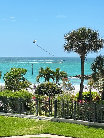 BEACHFRONT 2 BEDROOM!
SALE!! Great Views! Walk to beach & restaurants!