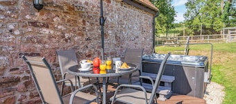 2 bedroom accommodation in Chepstow