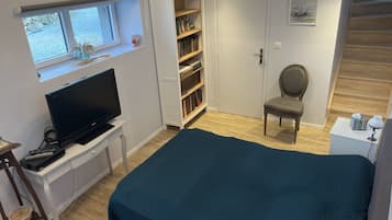 1 quarto, berço de viagem, Wi-Fi de cortesia, roupa de cama