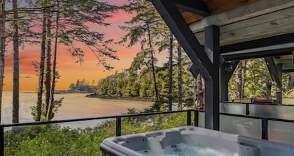 Private Hot Tub! Beachfront Cabin With Views! ⎮ Morning Mist