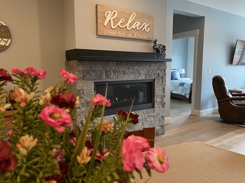 2 Bedroom Condo on the Boardwalk in downtown Grand Lake