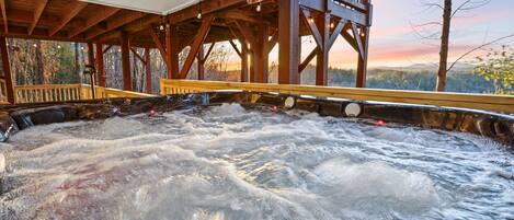 Outdoor spa tub