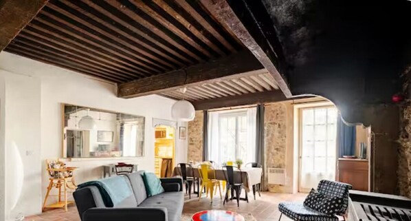 TV, books - Lodging in the heart of the Vercors (Pont-en-Royans)