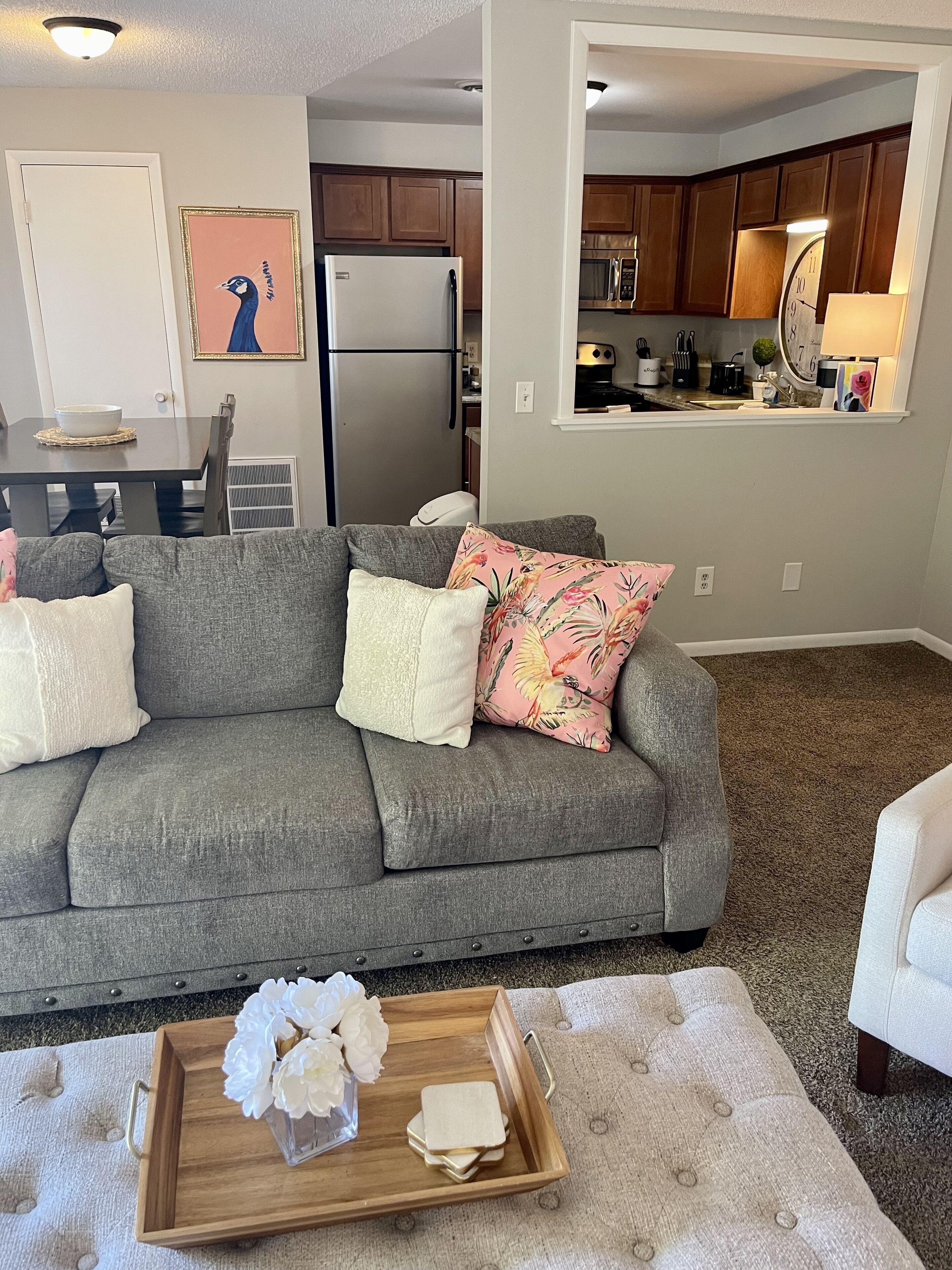 智能電視、乒乓球設施