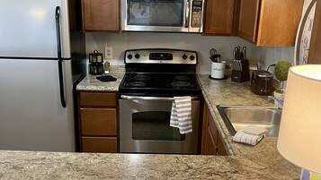 Micro-ondes, four, plaque de cuisson, lave-vaisselle