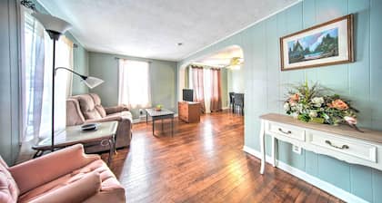 Eastlake Home w/ Patio < 1 Mi to Lake Erie!