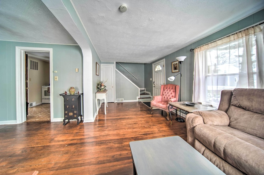 Eastlake Home W/ Patio < 1 Mi To Lake Erie! - Willoughby, OH