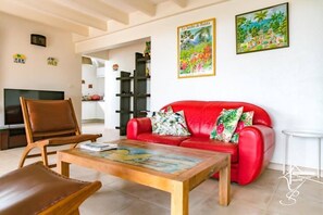 TV - Villa Marisséa with magnificent unobstructed view (Rivière-Salée)