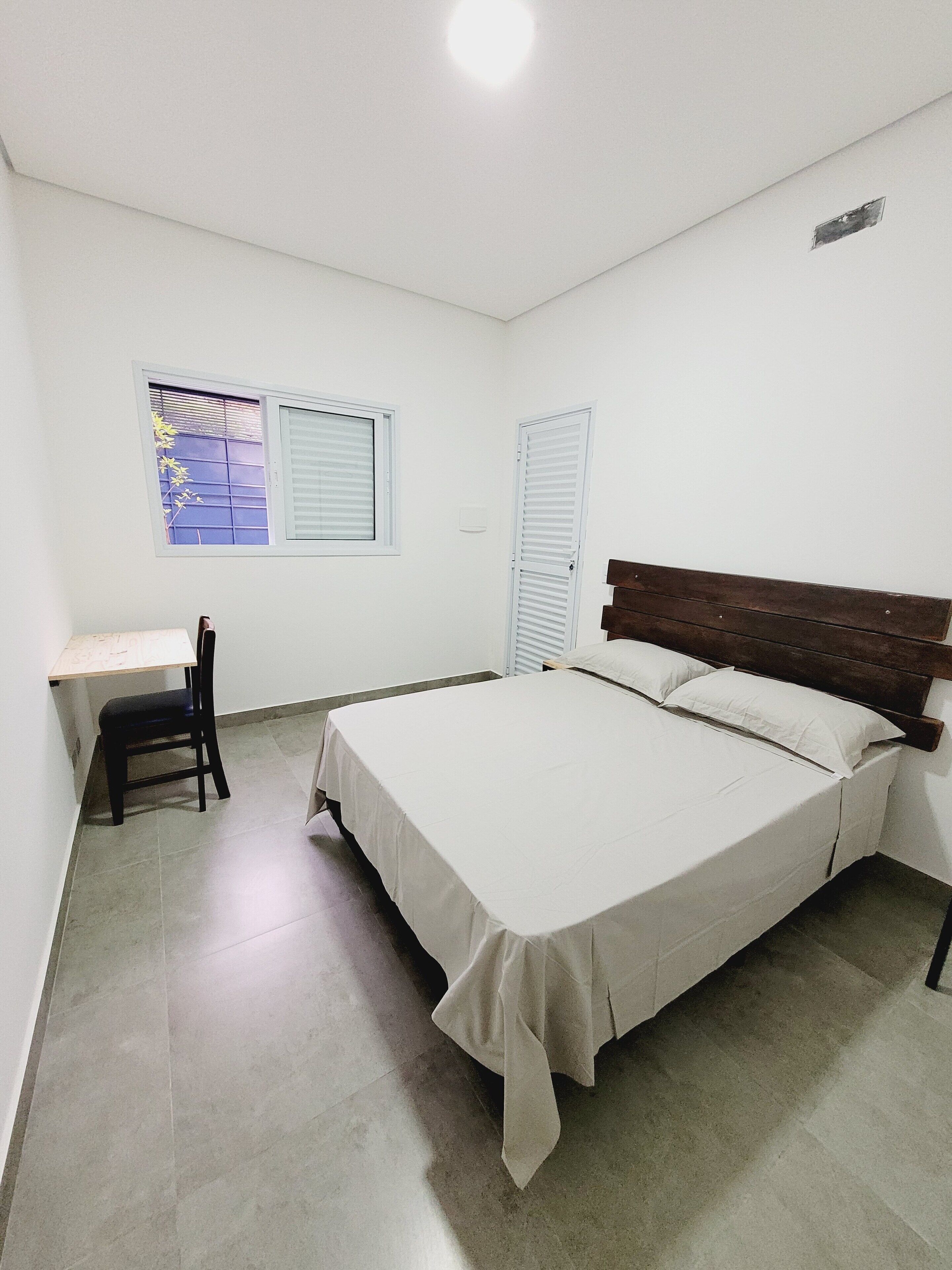 Wi-Fi de cortesia, roupa de cama