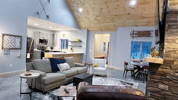 Smart-TV, Kamin, DVD-Player, Videothek