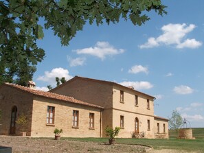 Exterior - App. Terra - Family-friendly  with breakfast and views of Siena and Montalcino (loc Resta Buonconvento)